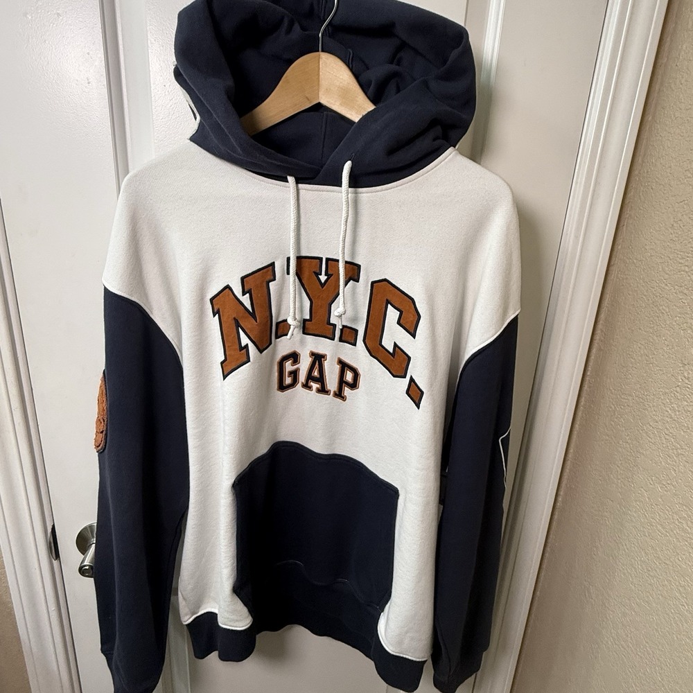 GAP NYC Mens M Hoodie Navy Cream Embroidered Patch Varsity Spellout Pullover